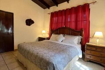 بنسيون La Casa De Los Patos