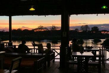 פנסיון Ois Place   Sunset Side