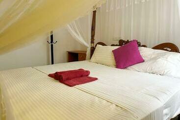 Пансион Thushari Villa