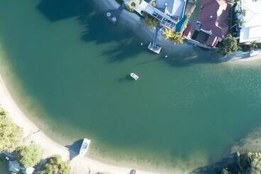 هاستل Nomads Noosa