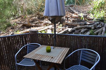 تختخواب و صبحانه Hideaway Haven