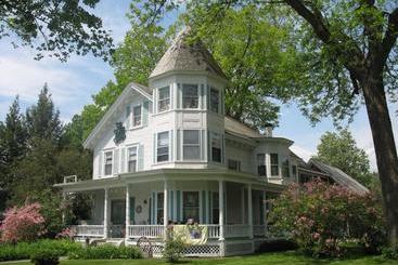 مبيت وإفطار Hugging Bear Inn