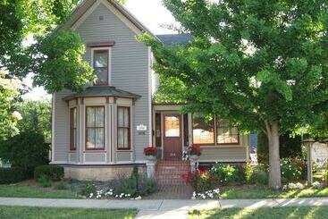 Bed and Breakfast Victorian Rose Garden