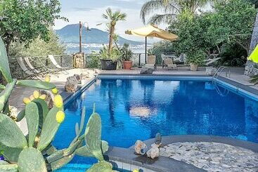 住宿加早餐  Villa Ketty Resort