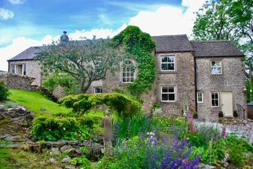 مبيت وإفطار Warren House