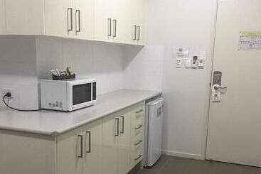 Gladstone City Central Apartment Hotel Official