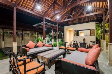 Szálloda Anantasila Beach Resort Hua Hin