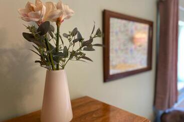 فندق Broom Hall Country