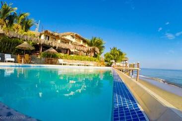 בית מלון כפרי Grandmare & Bungalows