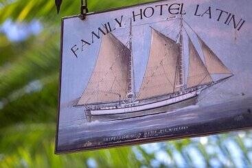 Отель Latini Family