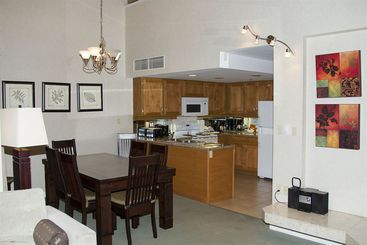 هتل Powder's Edge