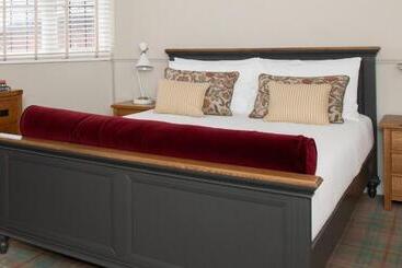 ホテル Baskerville