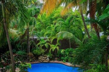 בית מלון כפרי The Palms Oceanfront Suites