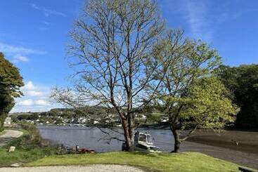 酒店 The Ship Inn Lerryn