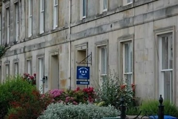 פנסיון Eglinton Guest House