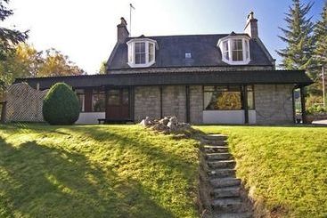 ペンション Moorfield Guest House