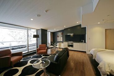 The Ridge Hotel & Apartments