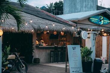 تختخواب و صبحانه Casitas Stay And Surf