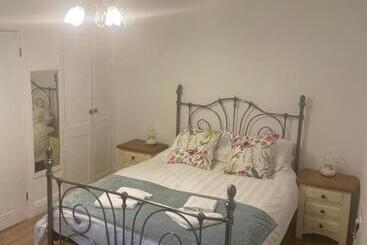 住宿加早餐  Raymond House