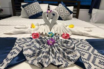 בית מלון כפרי Golden Monkey Samui