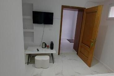 膳宿费 Antic House