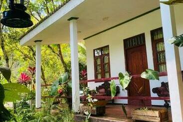 مبيت وإفطار Green Leaf Holiday Bungalow