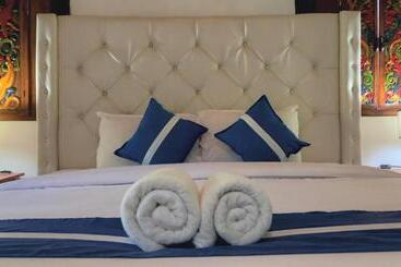 ホテル Matahari Inn Kuta Lombok