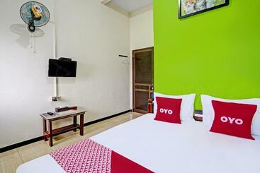 ホテル Oyo 92049 D Jamus Resort Telaga Ngebel