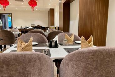 فندق The Royal Vista