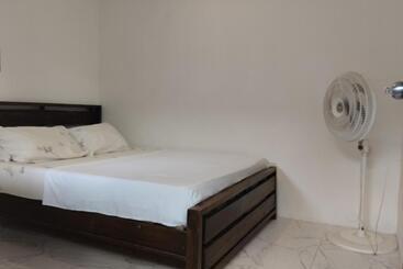 膳宿费 Hermoso Palomino