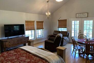 펜션 Hill Country Hideout