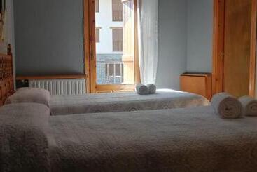 پانسیون Hostal Los Valles