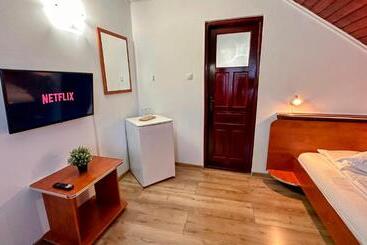 ペンション Valea Albă View   Self Check In