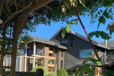 Wellnesshaus Bed And Breakfast