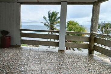 مبيت وإفطار Ocean View Room Jay Henry S Transient House