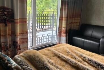 تختخواب و صبحانه Safari House   Wisła