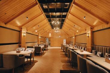 ホテル Clarks Inn Express , Dehradun