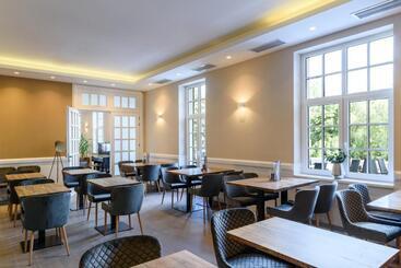 هتل Emilia Lux Rooms