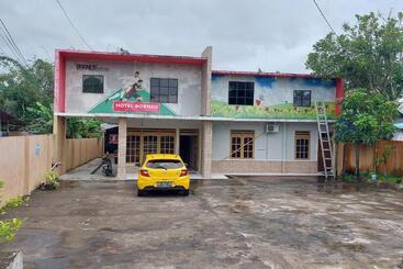 호텔 Oyo 92041 Borneo