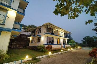 호텔 Sea Breeze Beach Resort