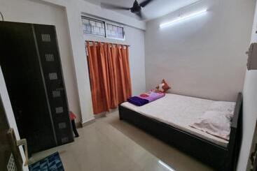 هتل The Economy Guesthouse