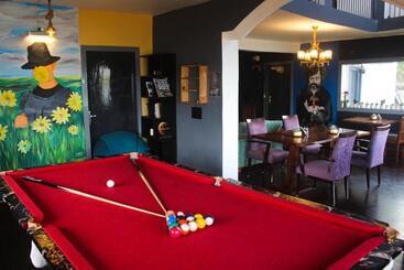 בית מלון כפרי The Fox Retreat