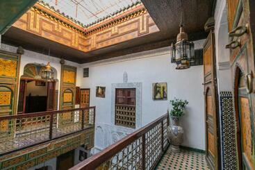 膳宿费 Dar Fez Arabic