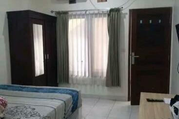 ペンション Kost Harmonis