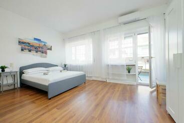 פנסיון Zucchi Rooms