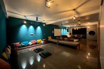Unearth Hostel