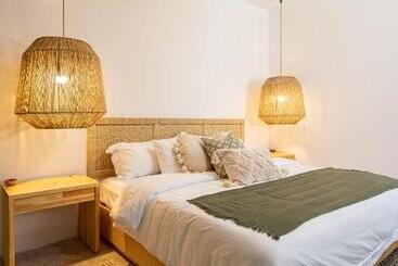 فندق صغير Sleeps 9, Outdoor Space, Pingpong Table, In Villa