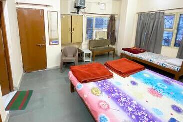 בית מלון כפרי Pitambra Vishranti Grah