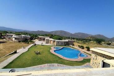 Hotel Sariska Kasba A Village Resort