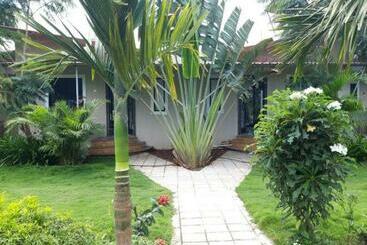 בית מלון כפרי Shivar Garden Resort